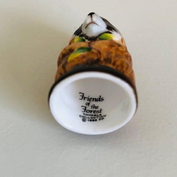 Franklin Mint Porcelain "Friends Of The Forest" Thimble Porcupine Vintage 1980s - Picture 4 of 4